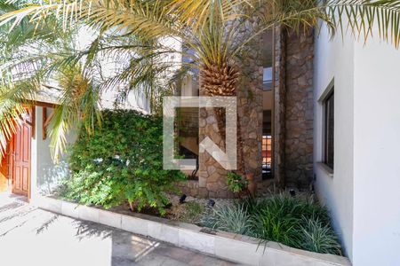 Casa de condomínio à venda com 587m², 4 quartos e 6 vagas Casa de condomínio à venda com 587m², 4 quartos e 6 vagasJardim