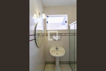 Casa de condomínio à venda com 587m², 4 quartos e 6 vagas Casa de condomínio à venda com 587m², 4 quartos e 6 vagasBanheiro da suíte 4