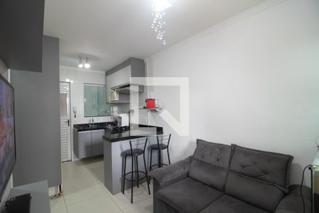 Sala e Cozinha de casa de condomínio para alugar com 2 quartos, 38m² em Vila Mazzei, São Paulo