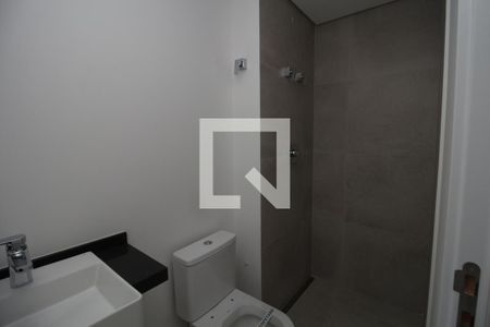 Banheiro de kitnet/studio para alugar com 0 quarto, 21m² em Vila Gomes Cardim, São Paulo