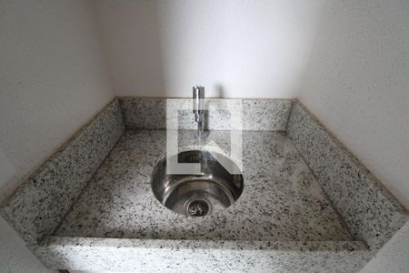 Lavabo de apartamento à venda com 1 quarto, 50m² em Cambuí, Campinas