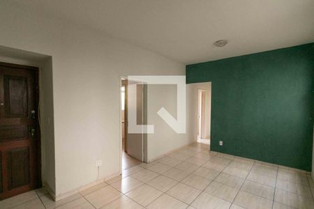 Sala de apartamento para alugar com 3 quartos, 70m² em São João Batista, Belo Horizonte