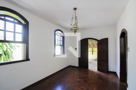 Sala de casa à venda com 3 quartos, 370m² em Pampulha, Belo Horizonte