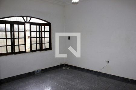 Sala de casa para alugar com 3 quartos, 310m² em Jardim Santa Barbara, Guarulhos