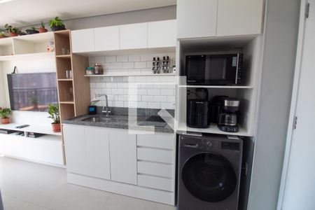 Cozinha de kitnet/studio à venda com 1 quarto, 24m² em Campo Belo, São Paulo