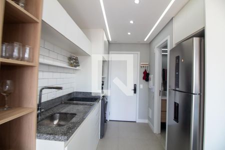 Cozinha de kitnet/studio à venda com 1 quarto, 24m² em Campo Belo, São Paulo