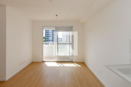 Sala/ Cozinha de apartamento para alugar com 1 quarto, 33m² em Jardim Aeroporto, São Paulo