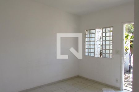 Sala de casa para alugar com 2 quartos, 135m² em Conjunto Residencial Butanta, São Paulo