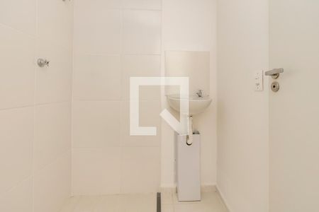 Banheiro de apartamento para alugar com 1 quarto, 18m² em Jardim Aeroporto, São Paulo