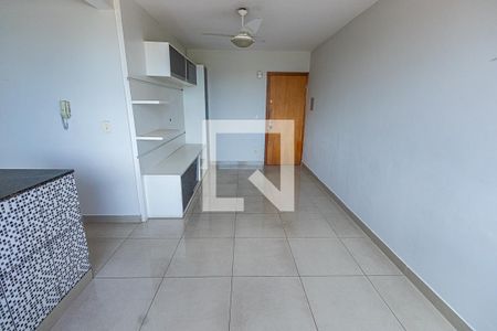 Sala de apartamento para alugar com 4 quartos, 75m² em Planalto, Belo Horizonte