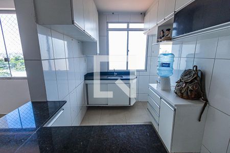 Cozinha de apartamento para alugar com 4 quartos, 75m² em Planalto, Belo Horizonte