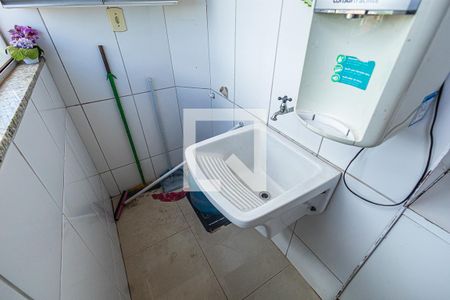 Area de serviço de apartamento para alugar com 4 quartos, 75m² em Planalto, Belo Horizonte