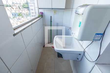 Area de serviço de apartamento para alugar com 4 quartos, 75m² em Planalto, Belo Horizonte