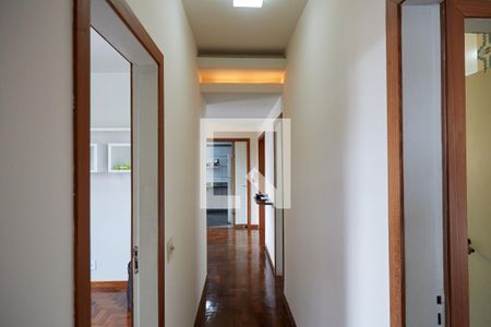 Corredor de apartamento à venda com 3 quartos, 100m² em Cruzeiro, Belo Horizonte