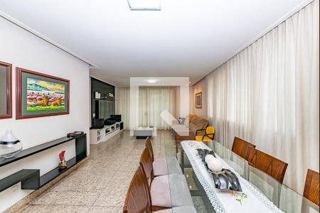 Apartamento à venda com 240m², 4 quartos e 2 vagasSala