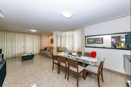 Apartamento à venda com 240m², 4 quartos e 2 vagasSala