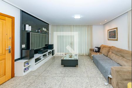 Apartamento à venda com 240m², 4 quartos e 2 vagasSala