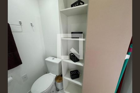 Banheiro de kitnet/studio para alugar com 1 quarto, 27m² em Santo Amaro, São Paulo