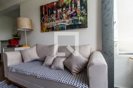 Sala de TV de apartamento à venda com 2 quartos, 58m² em Vila Pouso Alegre, Barueri