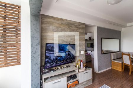 Sala de TV de apartamento à venda com 2 quartos, 58m² em Vila Pouso Alegre, Barueri