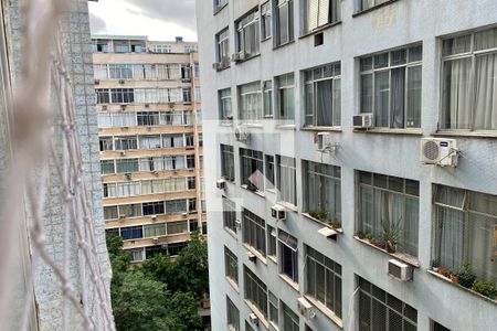 Vista Sala de apartamento à venda com 2 quartos, 62m² em Flamengo, Rio de Janeiro