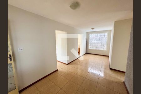 Sala de casa para alugar com 3 quartos, 180m² em Conjunto Agua Branca, Contagem