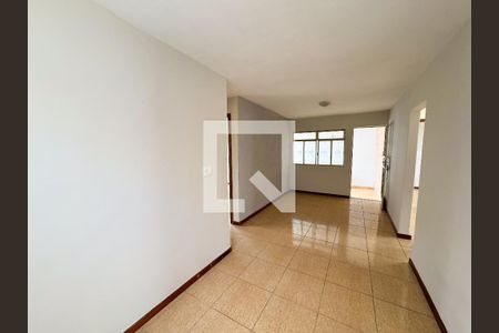 Sala de casa para alugar com 3 quartos, 180m² em Conjunto Agua Branca, Contagem