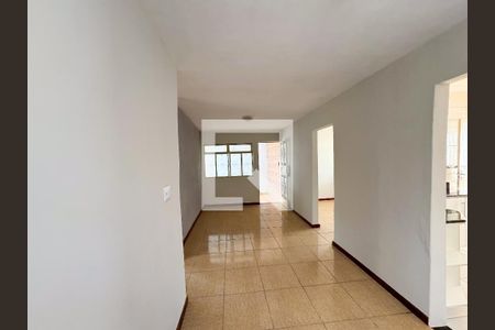 Sala de casa para alugar com 3 quartos, 180m² em Conjunto Agua Branca, Contagem