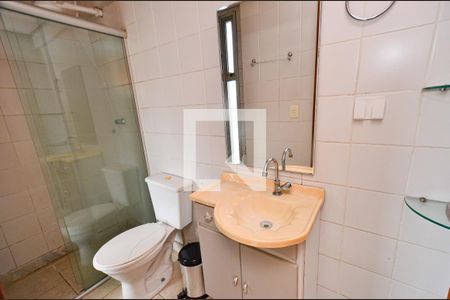 Banheiro de apartamento para alugar com 1 quarto, 28m² em Centro, Belo Horizonte