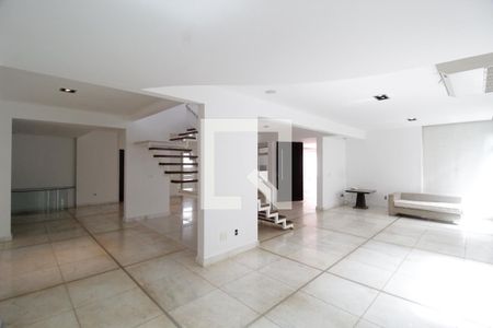 Sala de casa para alugar com 5 quartos, 480m² em Morada da Colina, Uberlândia