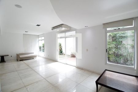 Sala de casa para alugar com 5 quartos, 480m² em Morada da Colina, Uberlândia