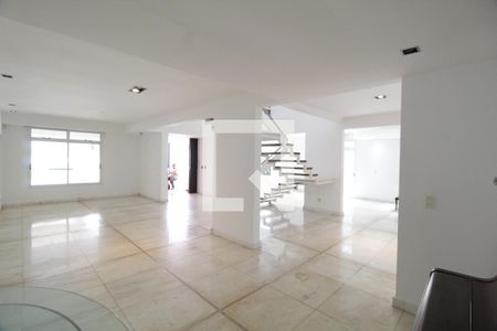 Sala de casa para alugar com 5 quartos, 480m² em Morada da Colina, Uberlândia