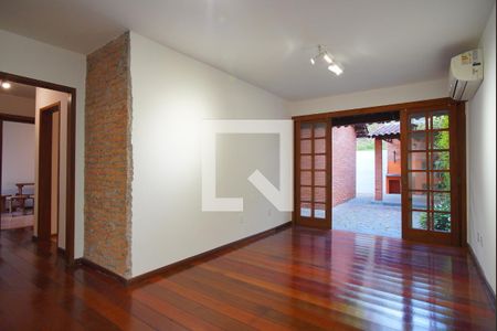 Sala de apartamento para alugar com 3 quartos, 220m² em Petrópolis, Porto Alegre