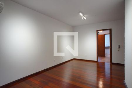 Sala de apartamento para alugar com 3 quartos, 220m² em Petrópolis, Porto Alegre