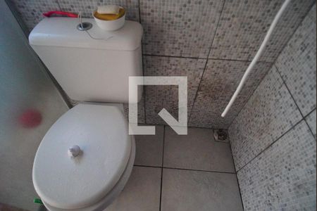 Banheiro da Suíte de casa à venda com 2 quartos, 100m² em Ouro Branco, Novo Hamburgo