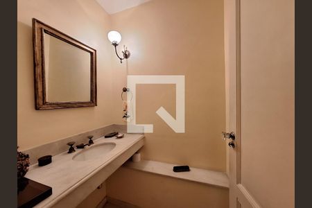 Lavabo 1 de apartamento à venda com 5 quartos, 780m² em Flamengo, Rio de Janeiro