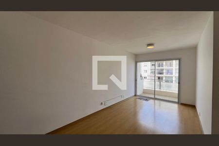 Sala  de apartamento à venda com 3 quartos, 70m² em Vila Madalena, São Paulo