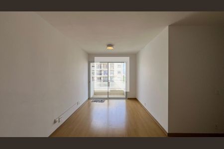 Sala  de apartamento à venda com 3 quartos, 70m² em Vila Madalena, São Paulo