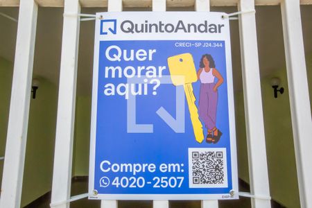 Casa à venda com 213m², 2 quartos e 3 vagas Casa à venda com 213m², 2 quartos e 3 vagasPlaca