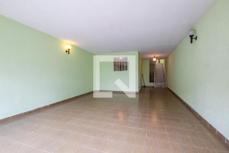 Casa à venda com 213m², 2 quartos e 3 vagas Casa à venda com 213m², 2 quartos e 3 vagasGaragem