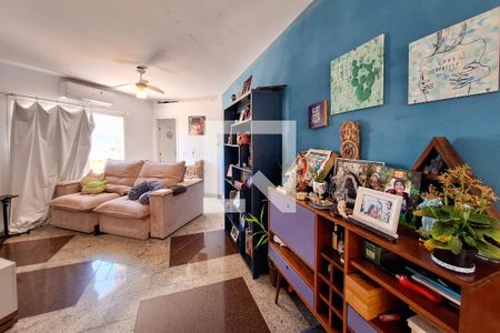 Sala de apartamento à venda com 2 quartos, 180m² em Piratininga, Niterói