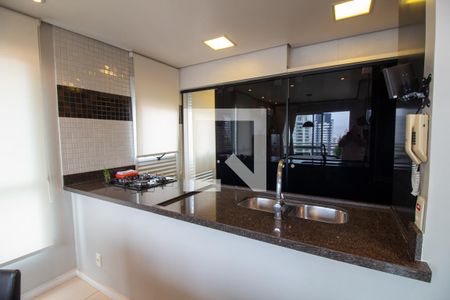 Cozinha de apartamento à venda com 2 quartos, 155m² em Santo Amaro, São Paulo