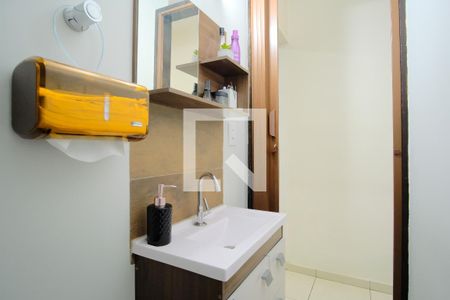 Lavabo de casa à venda com 3 quartos, 130m² em Vila Fernandes, São Paulo