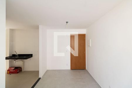 Sala de apartamento para alugar com 2 quartos, 44m² em Inhoaíba, Rio de Janeiro