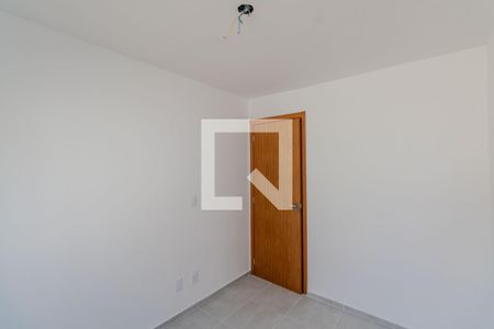 Quarto 1 de apartamento para alugar com 2 quartos, 44m² em Inhoaíba, Rio de Janeiro