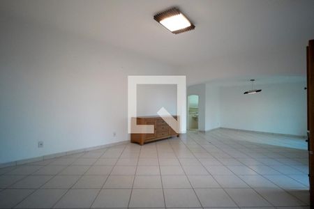 Sala de casa de condomínio para alugar com 3 quartos, 300m² em Jardim Santa Rosália, Sorocaba