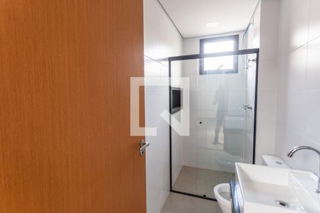 Banheiro da Suíte de apartamento para alugar com 3 quartos, 75m² em Santa Efigênia, Belo Horizonte