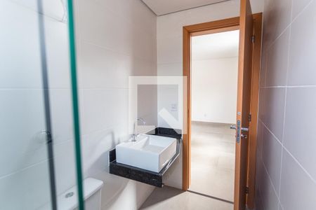 Banheiro da Suíte de apartamento para alugar com 3 quartos, 75m² em Santa Efigênia, Belo Horizonte