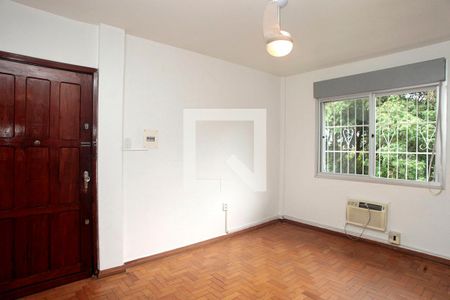 Sala de apartamento à venda com 3 quartos, 77m² em Jardim Botânico, Porto Alegre