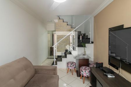 Sala de casa para alugar com 2 quartos, 70m² em Vila Pierina, São Paulo